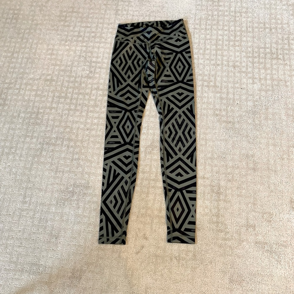 Lululemon Aztec green running pant